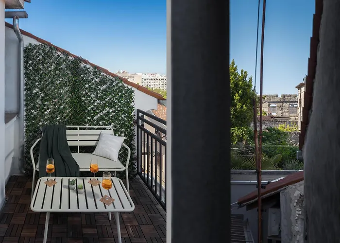 An - Rooftop Terrace In The Heart Of פולה