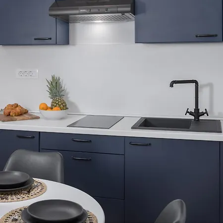 An - Rooftop Terrace In The Heart Of Apartment Pula