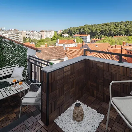 An - Rooftop Terrace In The Heart Of Pula