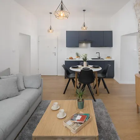 An - Rooftop Terrace In The Heart Of * Pula