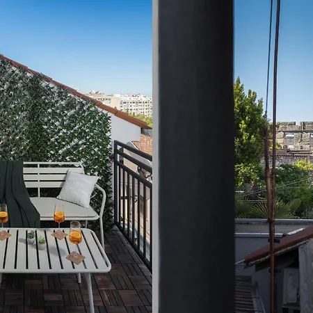 An - Rooftop Terrace In The Heart Of Пула